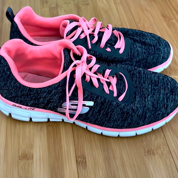 Skechers Shoes - Skechers Memory Foam Shoes